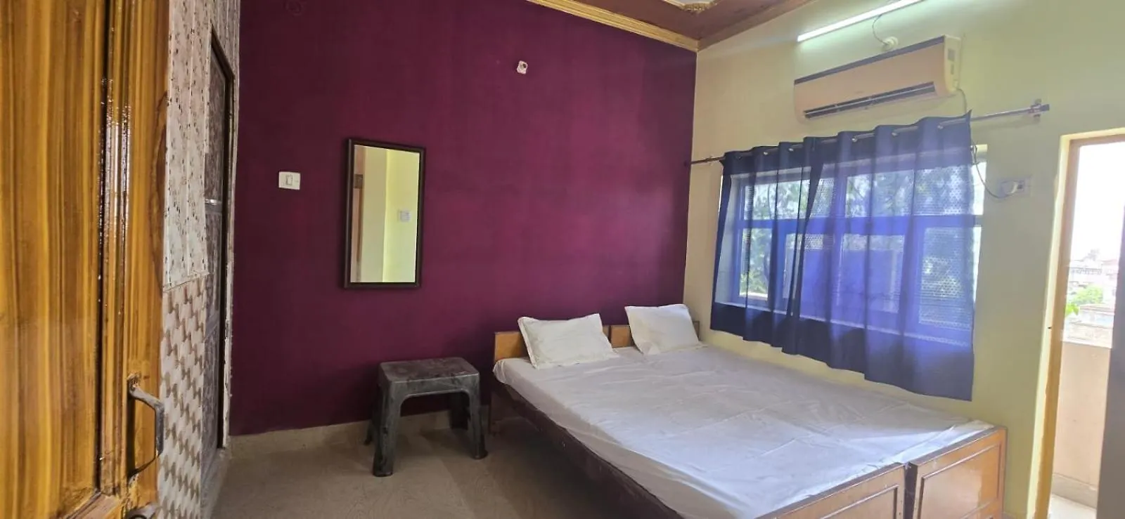Shiva River View Guest House Варанаси
